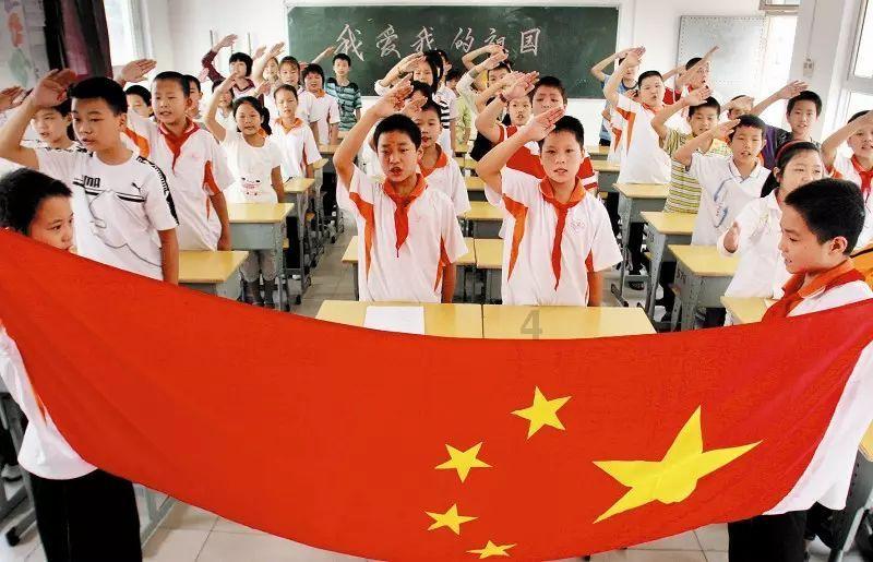 天字号舞龙队，在龙游各种舞龙种类中，堪称阵形变化最多的一种