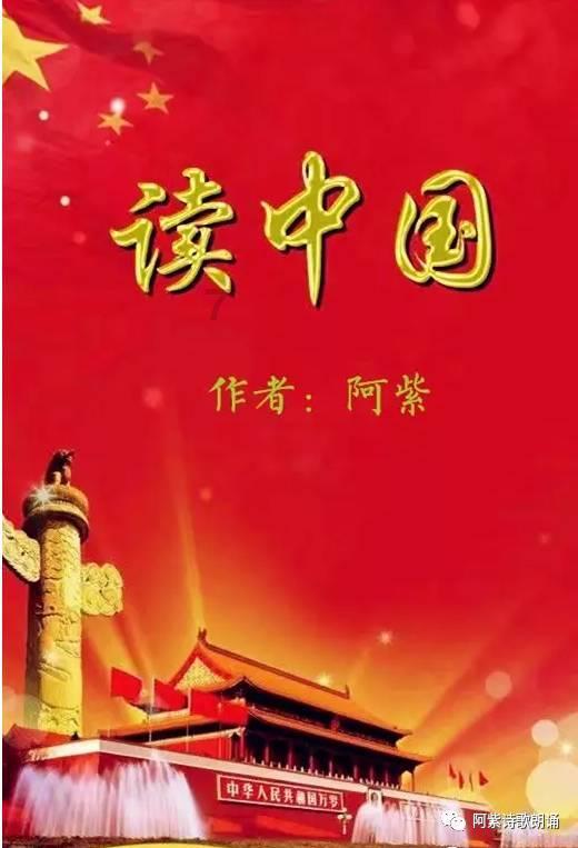 外面很冷，流浪狗跑到教室避雨睡觉，同学：我们互不打扰！
