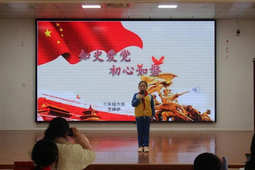 可爱的女生解救