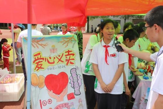 为生命让道 为礼让喝彩