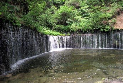 逃离违建房屋
