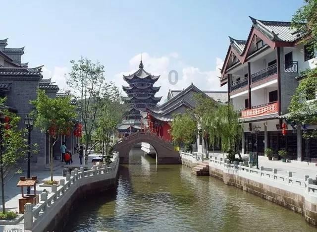“梅绽新时代”走进金寨送文化大餐