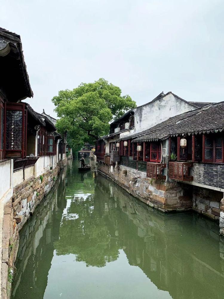 小魔仙跳舞